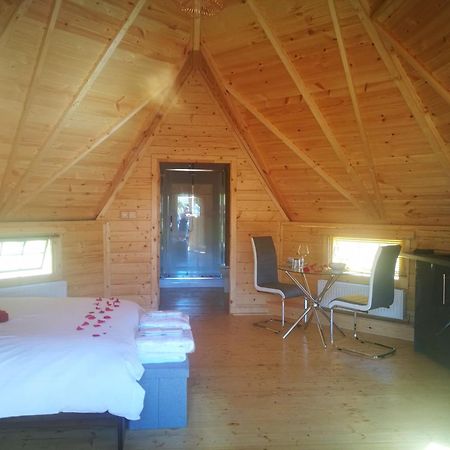 Romantic Rural Retreats Crewkerne Chambre photo
